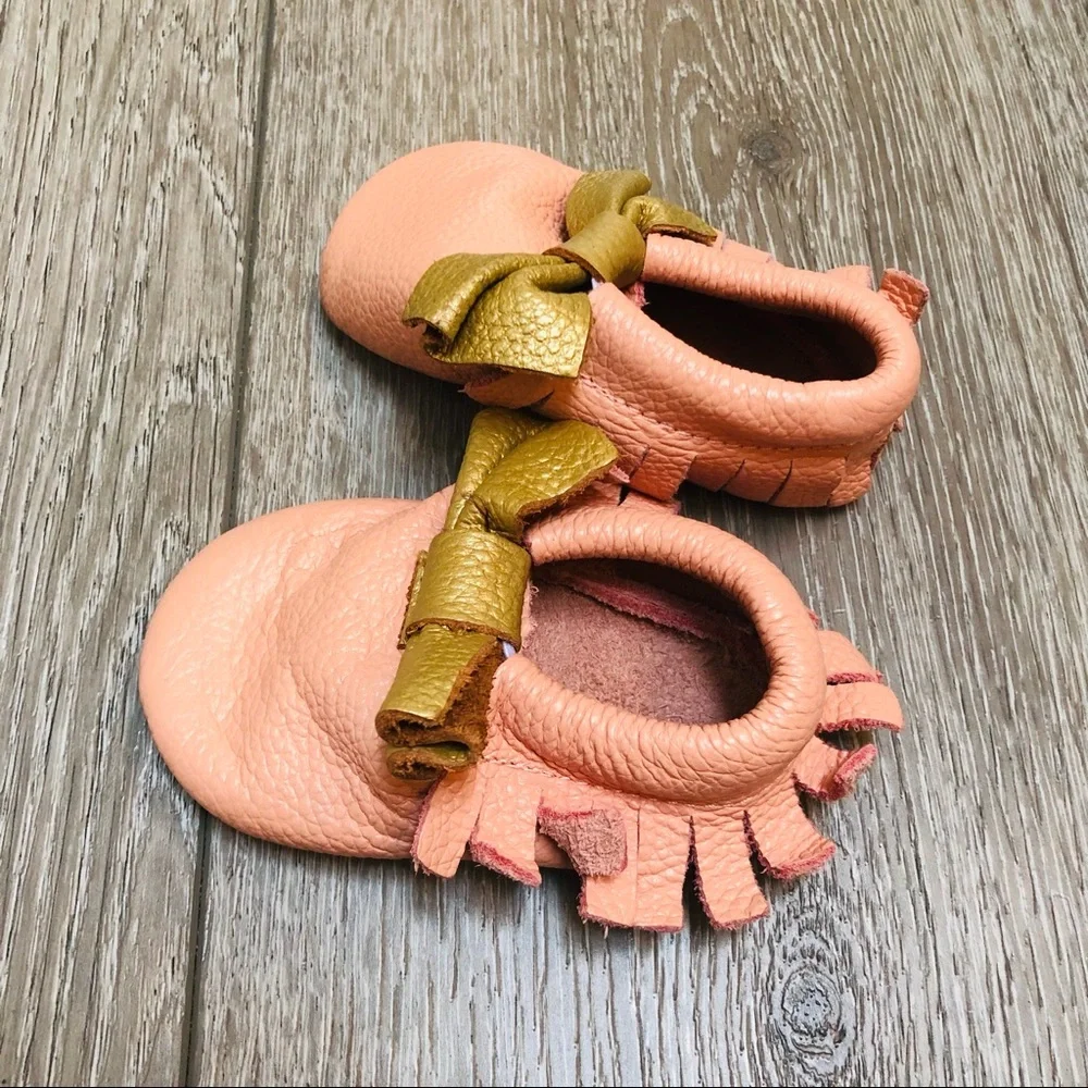 SOFT SOLE FRINGE MOCCASINS PINK GOLD 4C